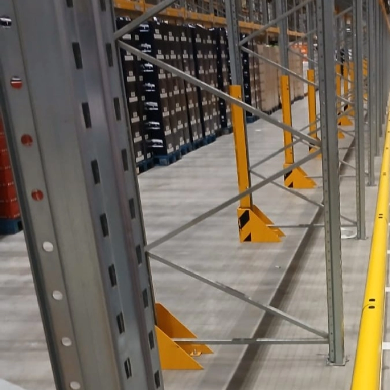 Installatie van Kunststof Beschermpalen en Stootranden