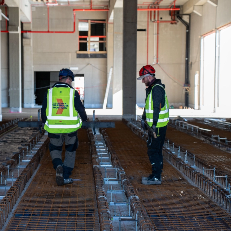 Mobiele palletstellingen met ingegoten vloerrails